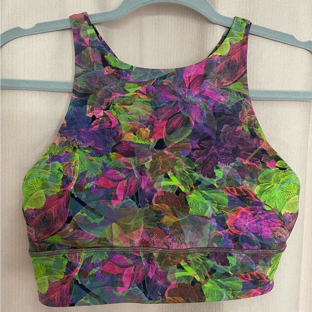 Lululemon size 6 sports bra